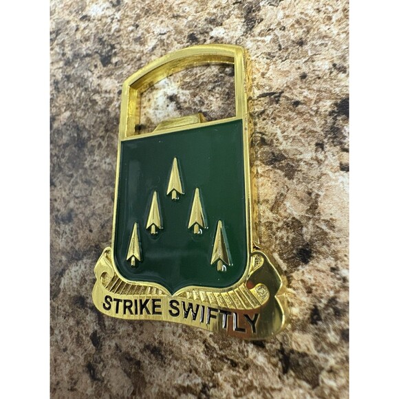 U.S. Army 70th Armor Crest "STRIKE SWIFTY" 2-70 Armor Vintage Bottle Opener - Picture 2 of 6